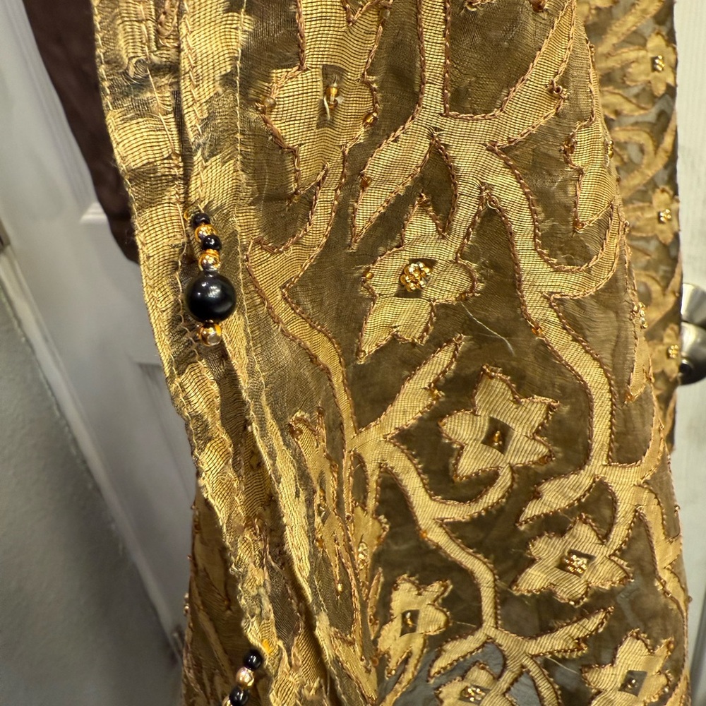 Indian Punjabi Pakistani silk Brown and Gold Long Sleeve V-Neck Salwar suit - Picture 12 of 12